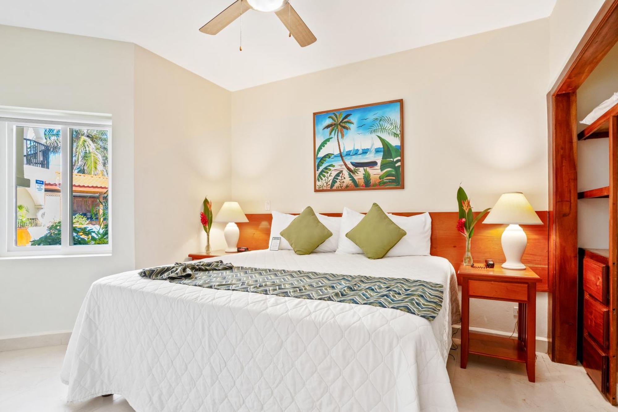 Sunbreeze Suites San Pedro  Eksteriør bilde