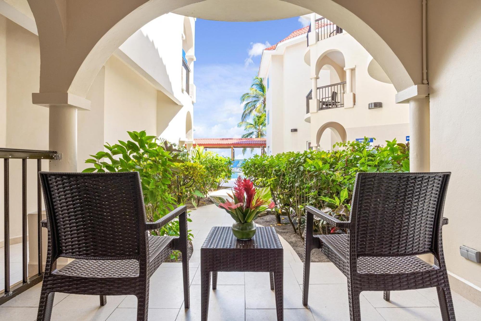 Sunbreeze Suites San Pedro  Eksteriør bilde