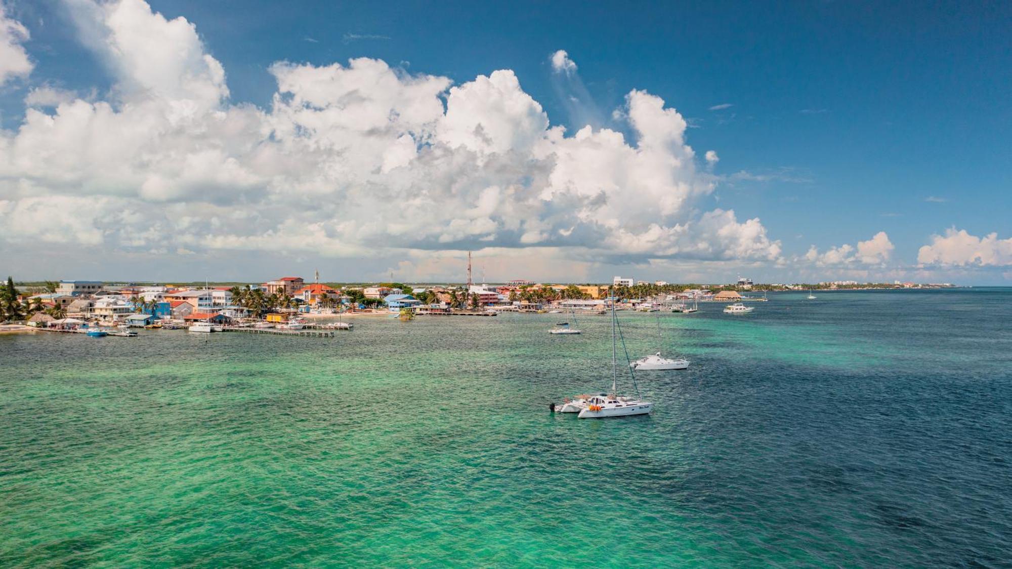 Sunbreeze Suites San Pedro  Eksteriør bilde