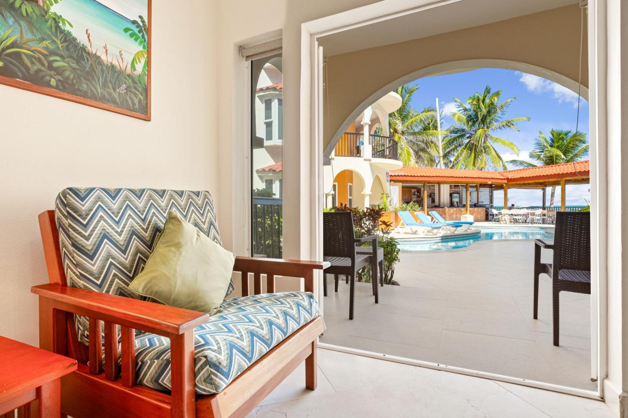 Sunbreeze Suites San Pedro  Eksteriør bilde