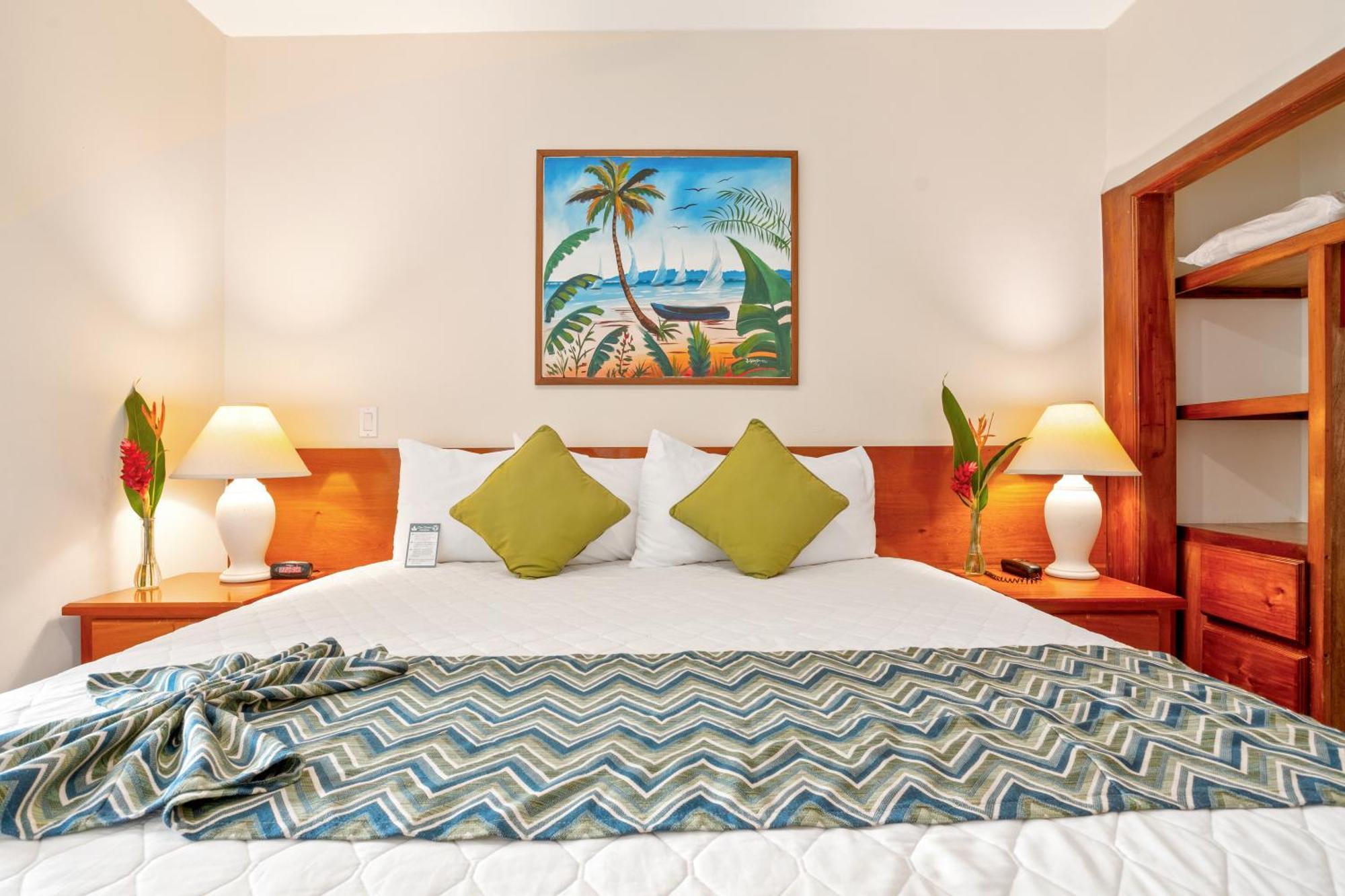 Sunbreeze Suites San Pedro  Eksteriør bilde