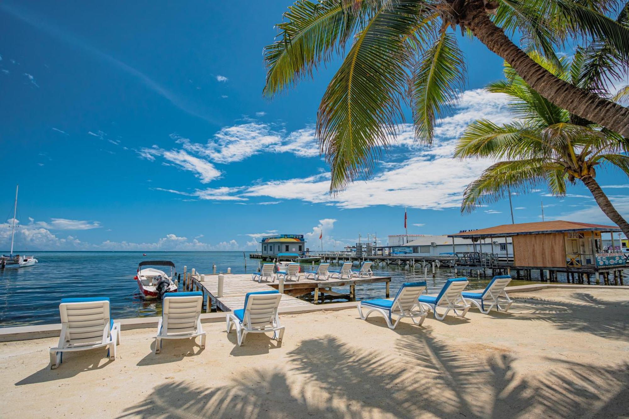 Sunbreeze Suites San Pedro  Eksteriør bilde