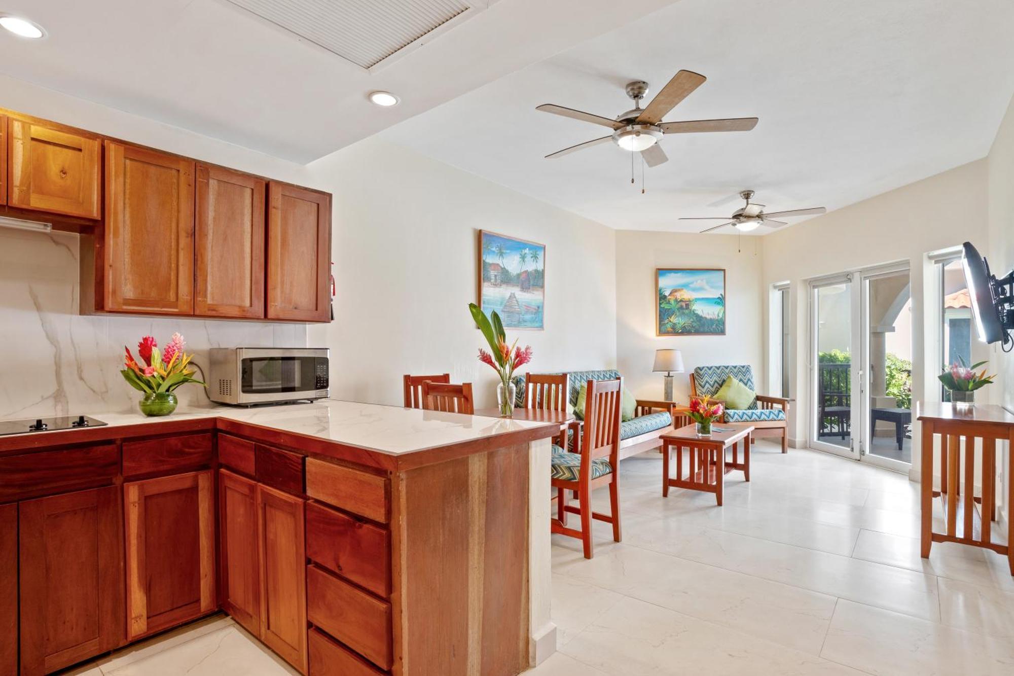 Sunbreeze Suites San Pedro  Eksteriør bilde