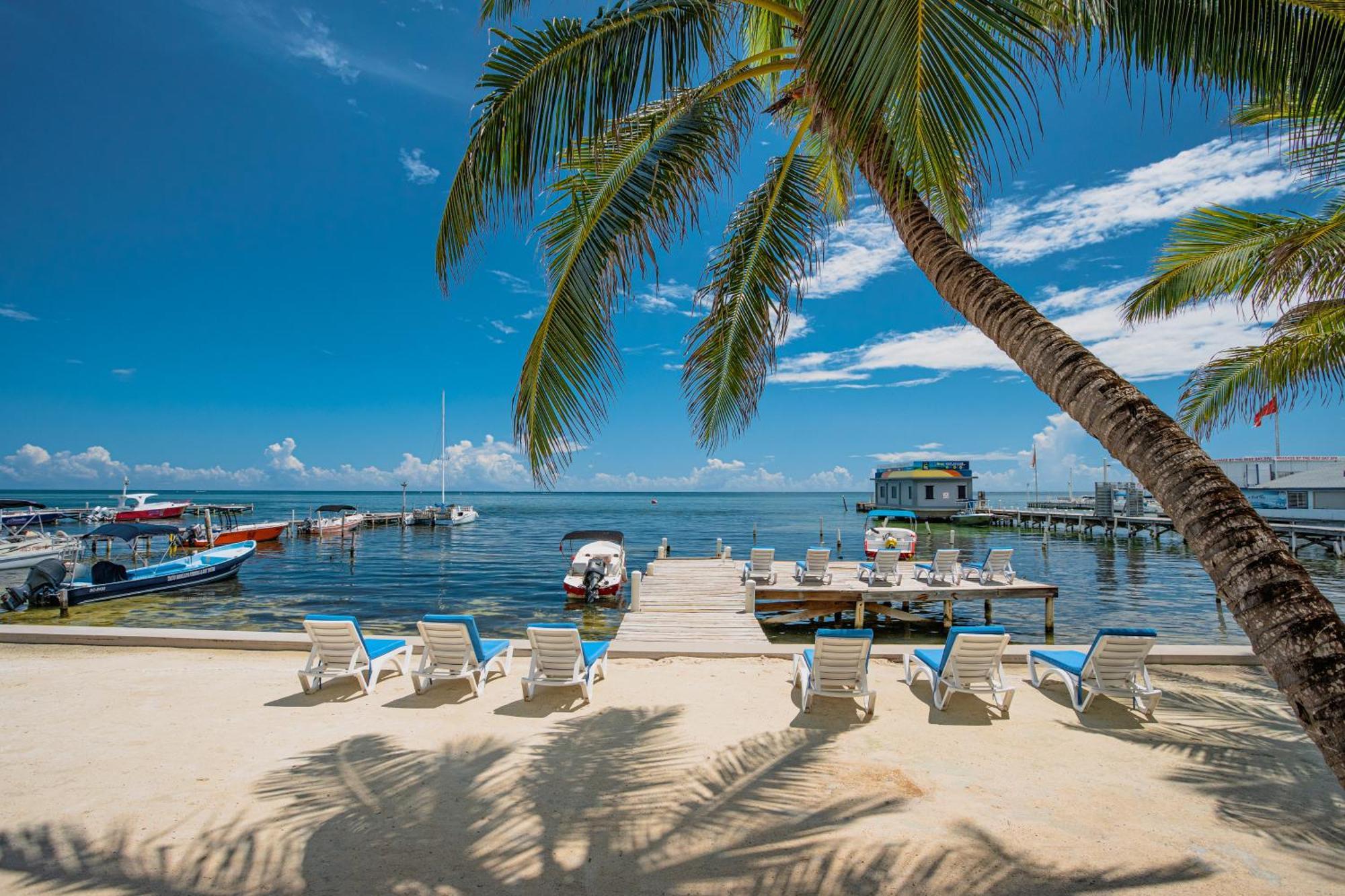 Sunbreeze Suites San Pedro  Eksteriør bilde